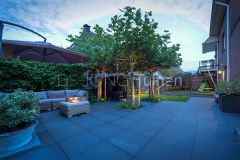 Dijktuin met speeltoestellen in Papendrecht