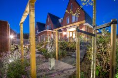 Sfeervolle dijktuin in Dordrecht