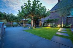 Strakke dijktuin in Papendrecht