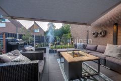 Middelgrote tuin met zithoek Ridderkerk