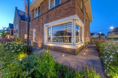 Voortuin met beplanting in Papendrcht