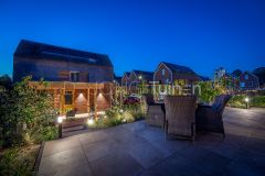 Dijktuin in Dordrecht met veel hoogteverschillen