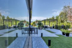 Ruime gezinstuin met design elementen in Hendrik-Ido-Ambacht