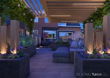 Sfeervolle stadstuin met verlichting in Dordrecht