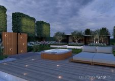 Villatuin met jacuzzi en buitendouche in Dordrecht